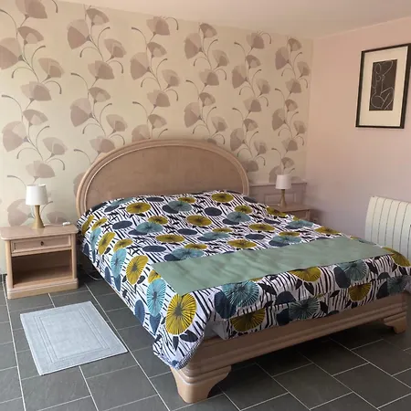 Au Calme Avec Piscine En Saison